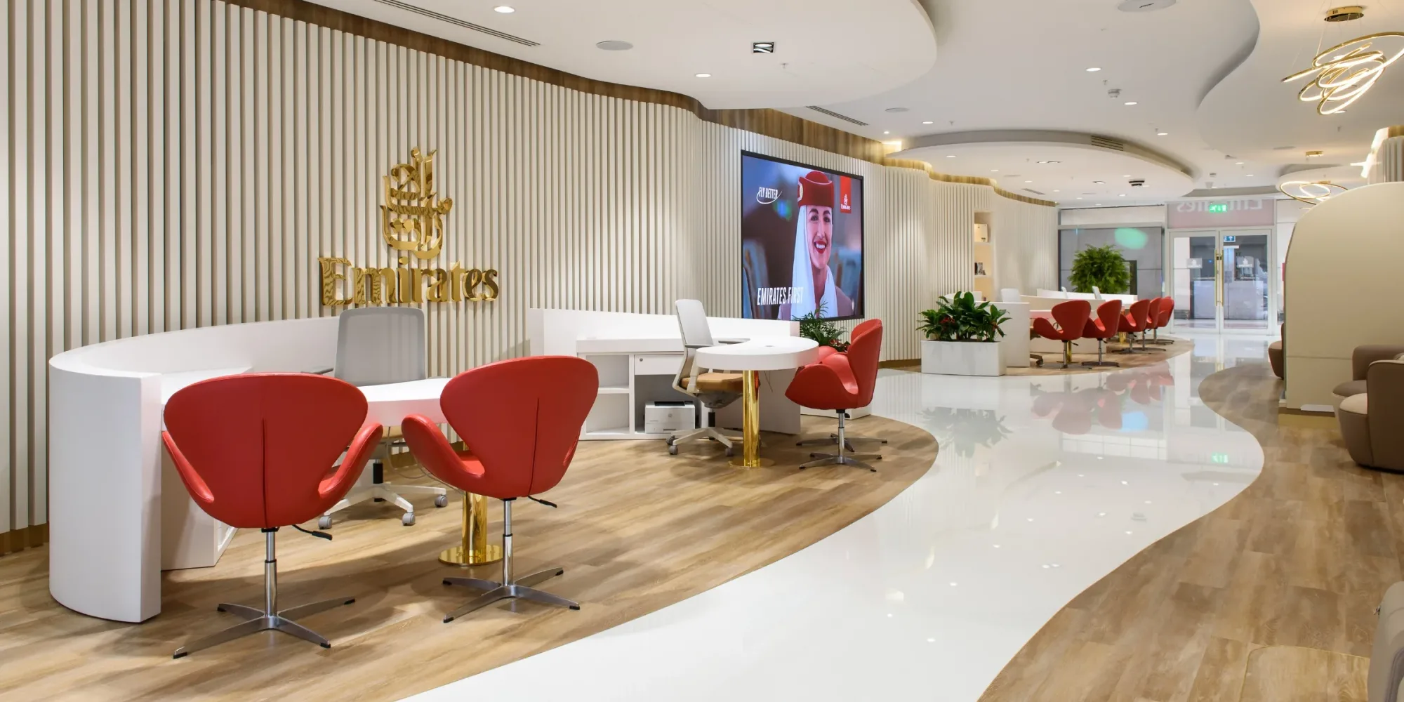 Making a grand entrance on the high street – the dedicated Emirates retail space is the first to open in Europe and latest in a planned roll-out of 40 stores globally.